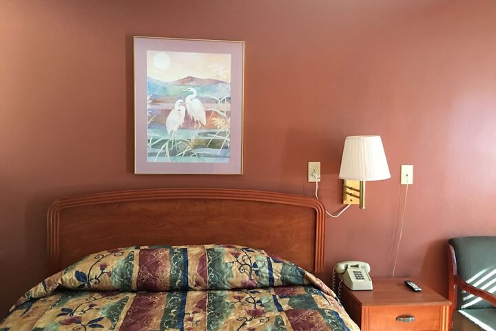 Room 11 of 14