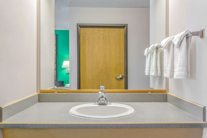 Room 18 of 25