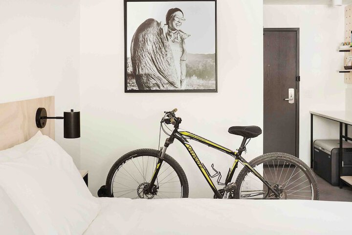 Room 12 of 30