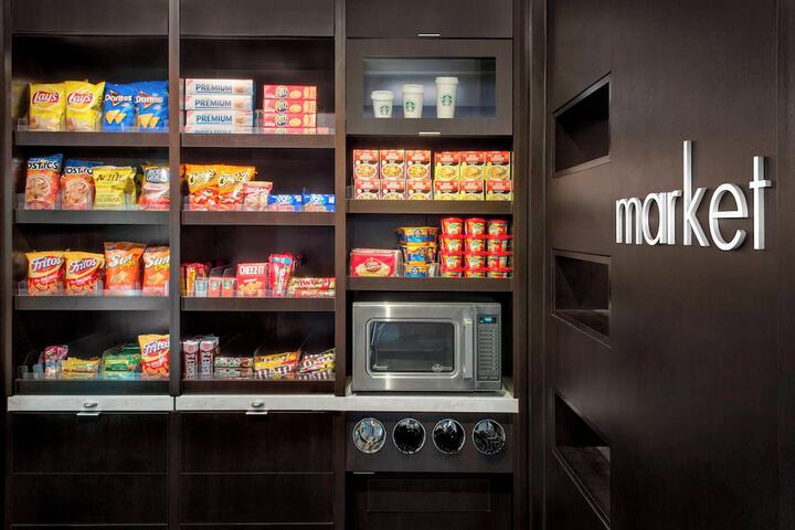 Courtyard by Marriott Newark Elizabeth