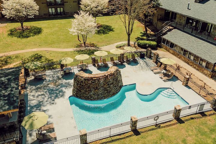 Tremont Lodge & Resort