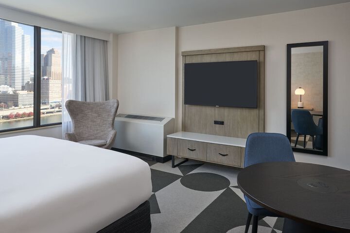 Sheraton Pittsburgh Hotel at Station Square
