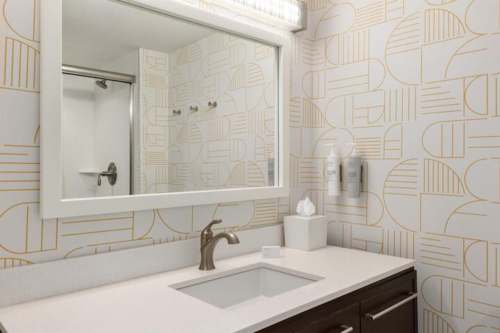Home2 Suites by Hilton Bowling Green Hotel
