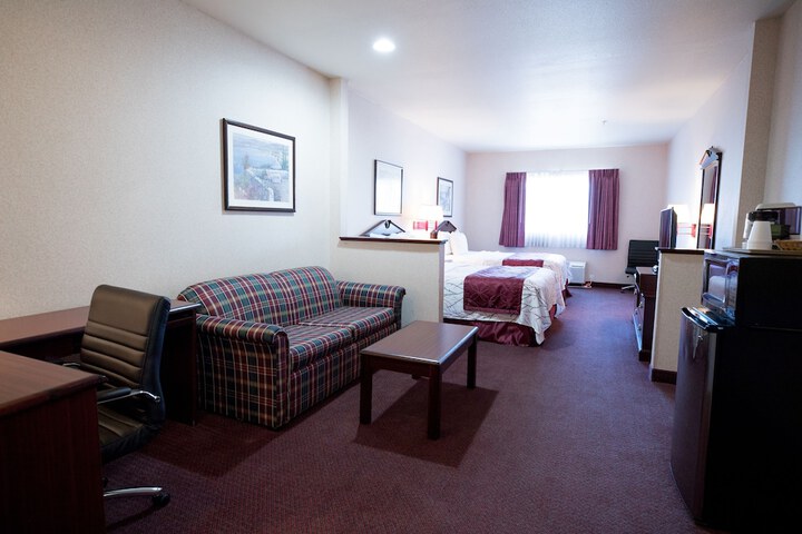 Lounge 20 of 25