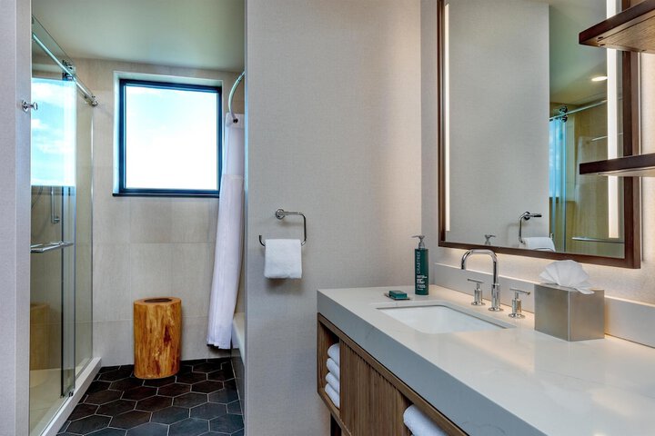 DoubleTree by Hilton Burlington Vermont