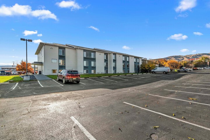 Clarion Pointe Wenatchee