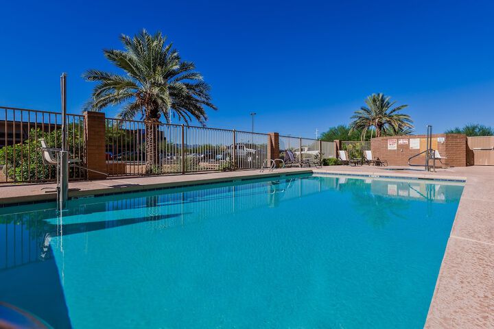 Pool 4 of 24