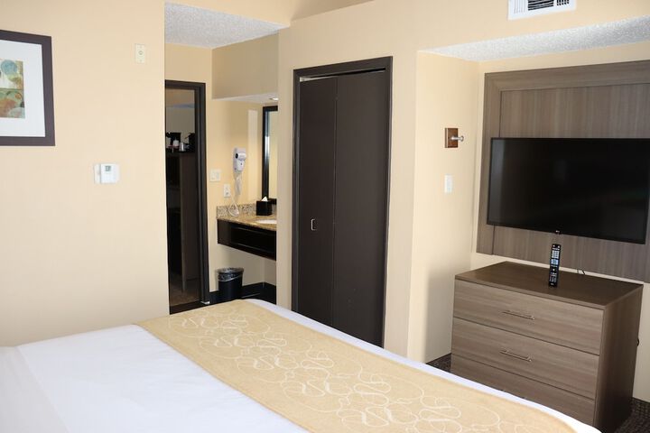 Room 32 of 41