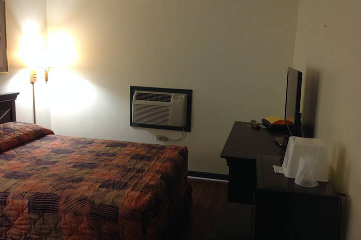 Room 13 of 19