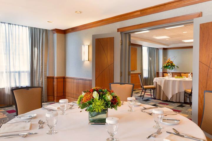 DoubleTree by Hilton Hotel Toronto Downtown