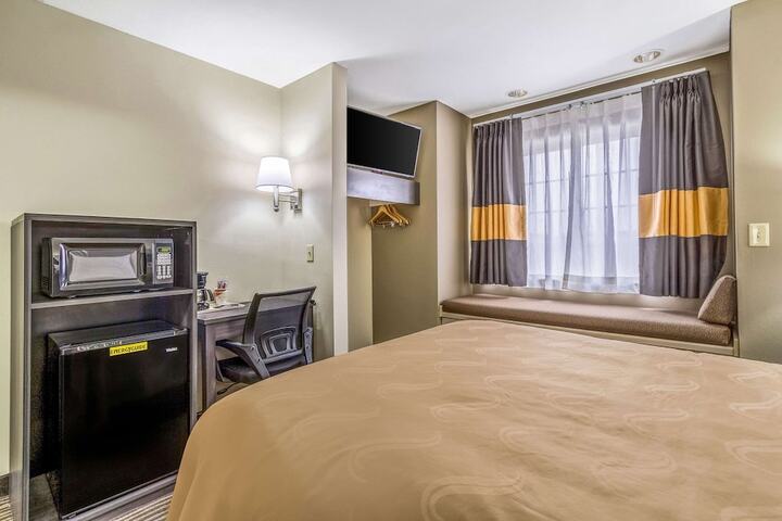 Room 26 of 37