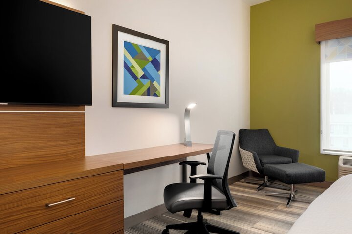 Room 18 of 53