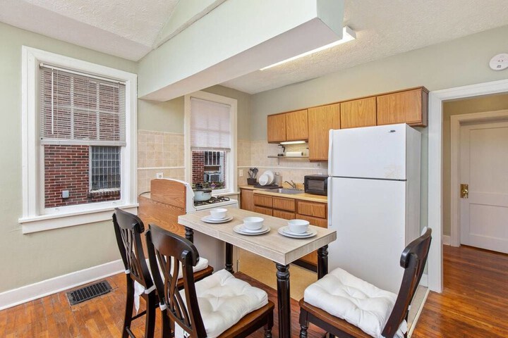 Heart of Midtown Hideaway Prime Location