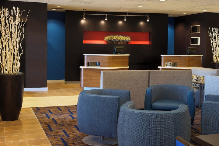 Courtyard by Marriott Bloomington