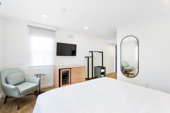 Room 7 of 19