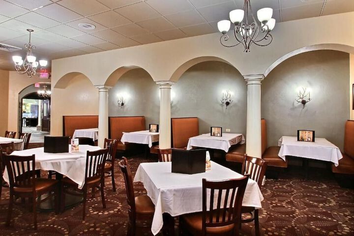 Dining 44 of 56