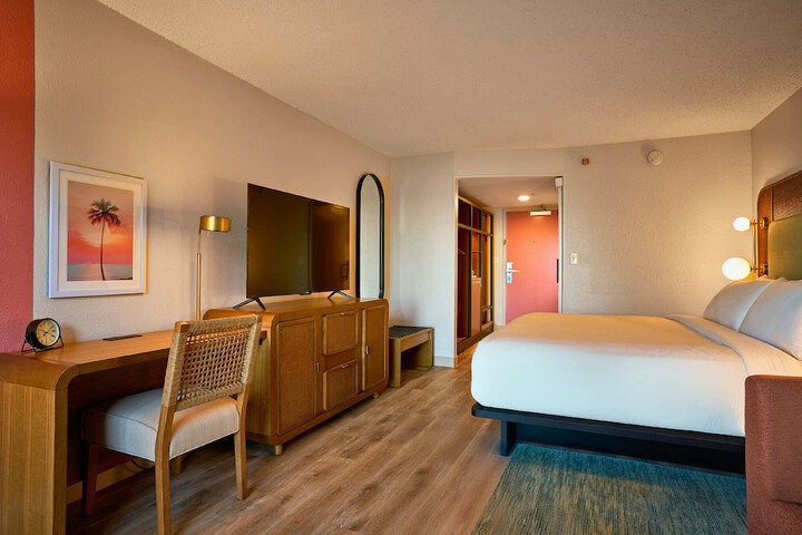 Room 18 of 39
