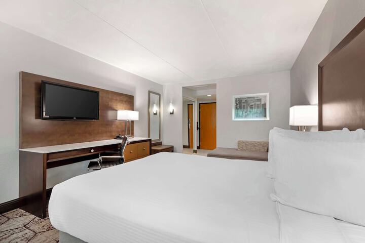 Room 22 of 67