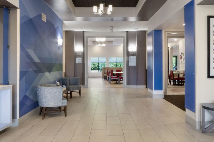 Holiday Inn Express and Suites Newton by IHG