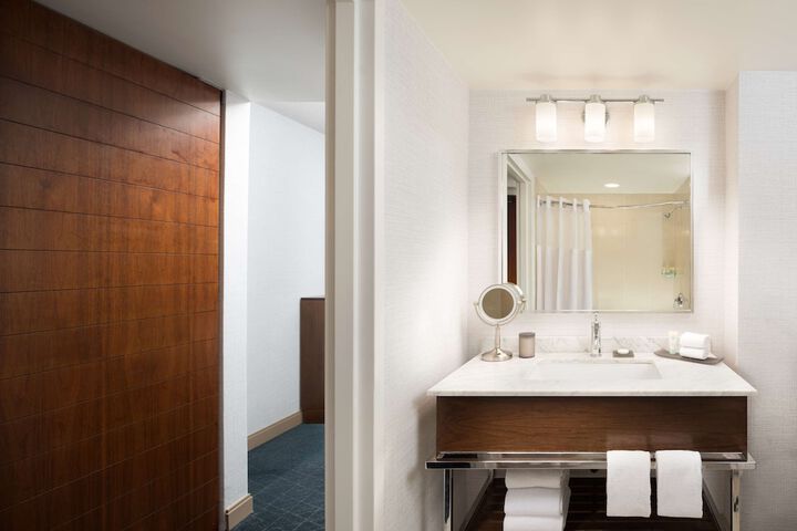 Room 32 of 57