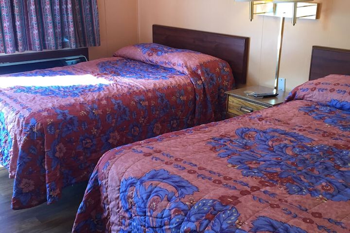 Room 10 of 16