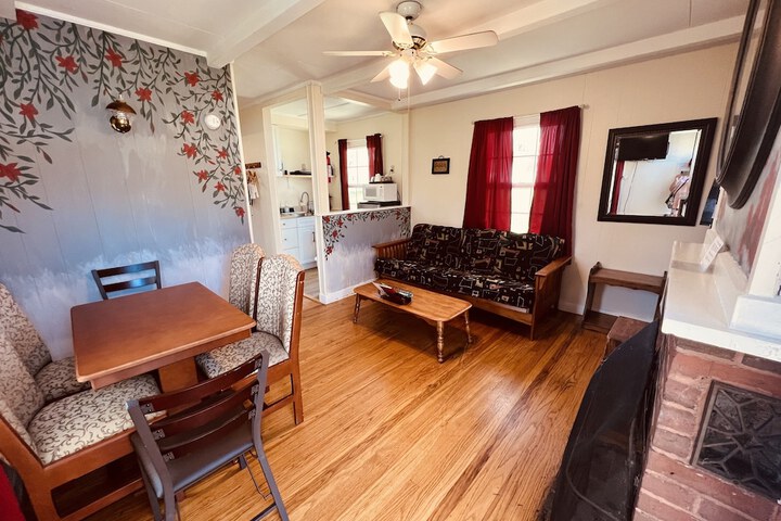 Room 151 of 177
