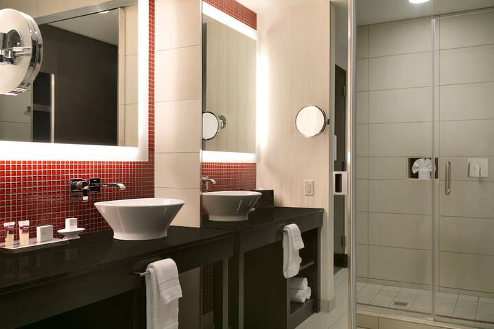 Room 12 of 30