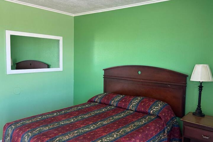 Room 19 of 64