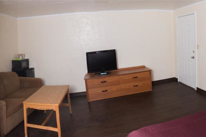 Room 17 of 33