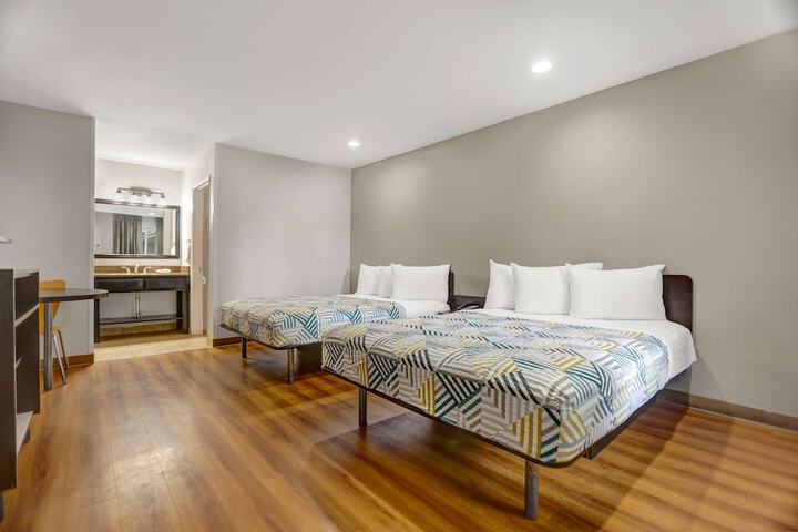 Room 8 of 26