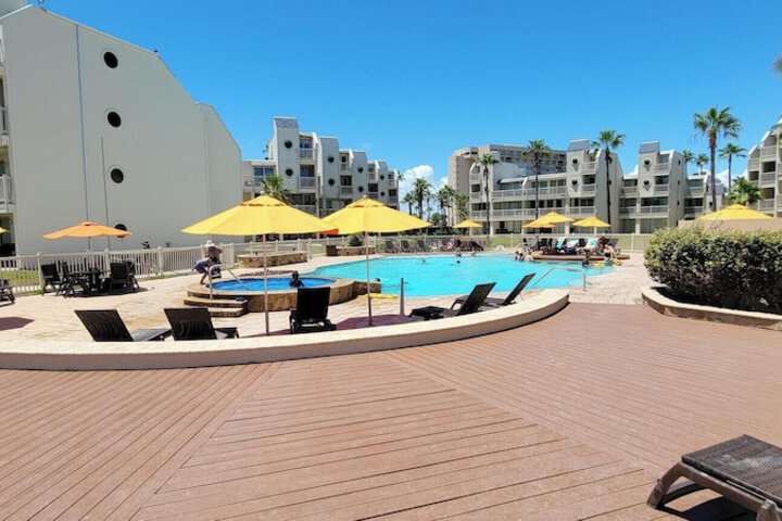 Pool 38 of 125