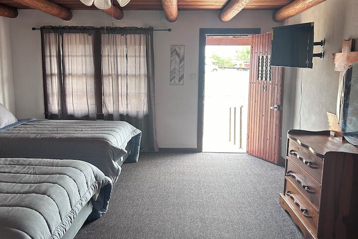 Room 9 of 10