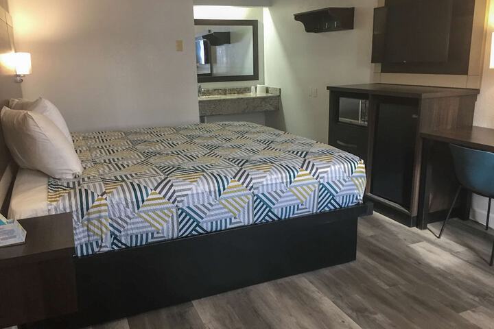 Room 18 of 33