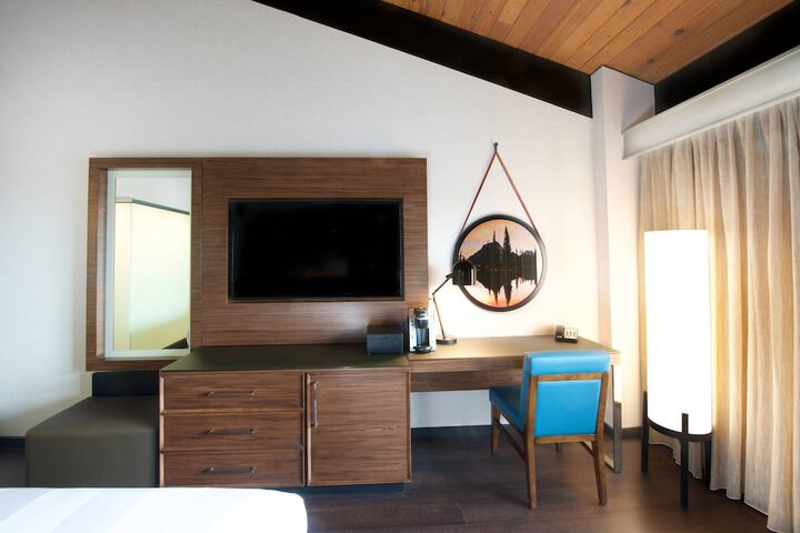 Room 25 of 54