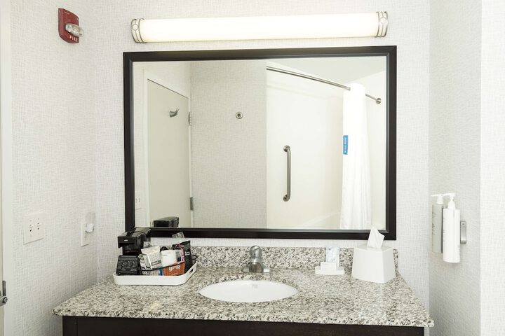 Hampton Inn & Suites Raleigh Downtown