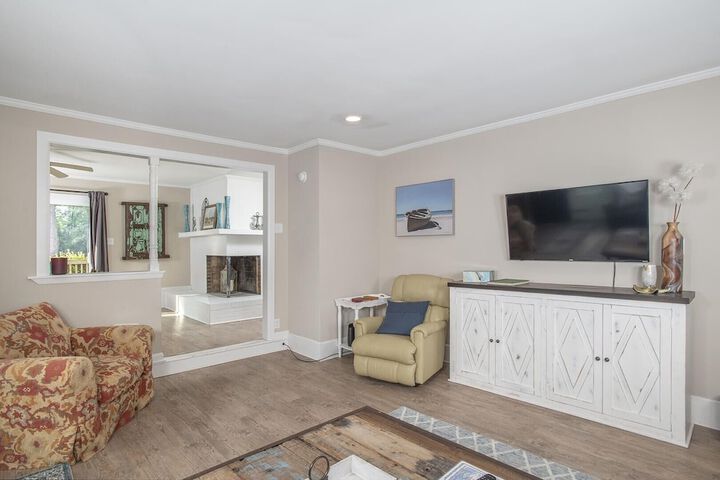 Cardinal Seas 5 Bedroom Home by RedAwning