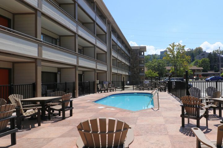 Pool 9 of 31