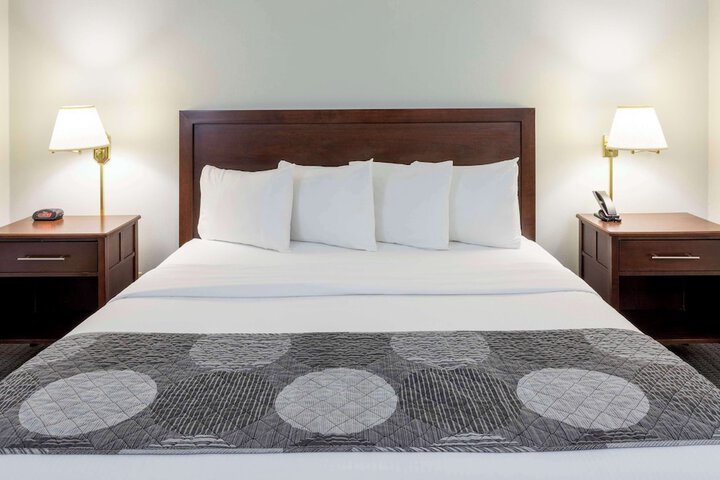 GrandStay Hotel & Suites Hastings