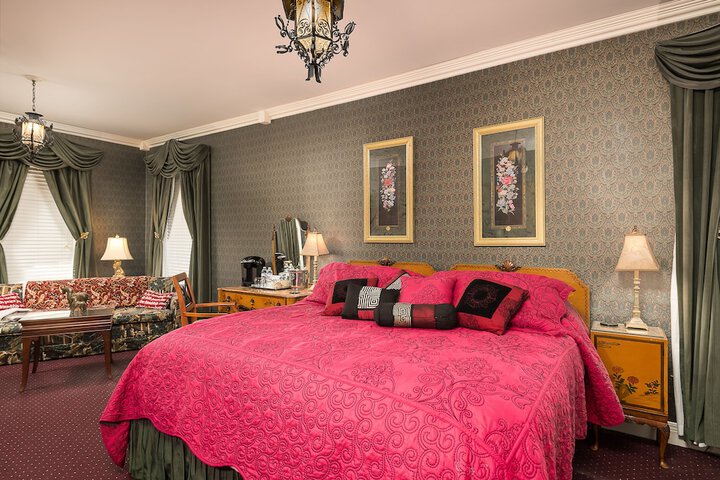 Room 48 of 62