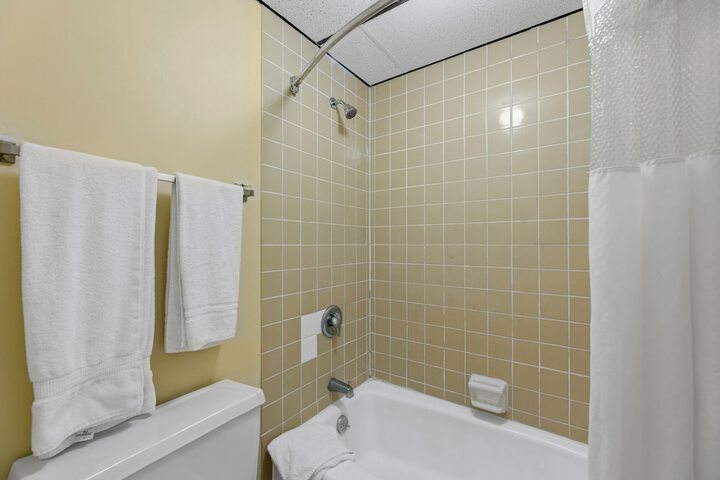 Room 5 of 11