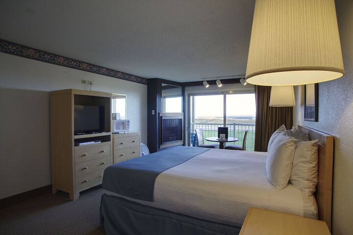 Hi-Tide Oceanfront Inn