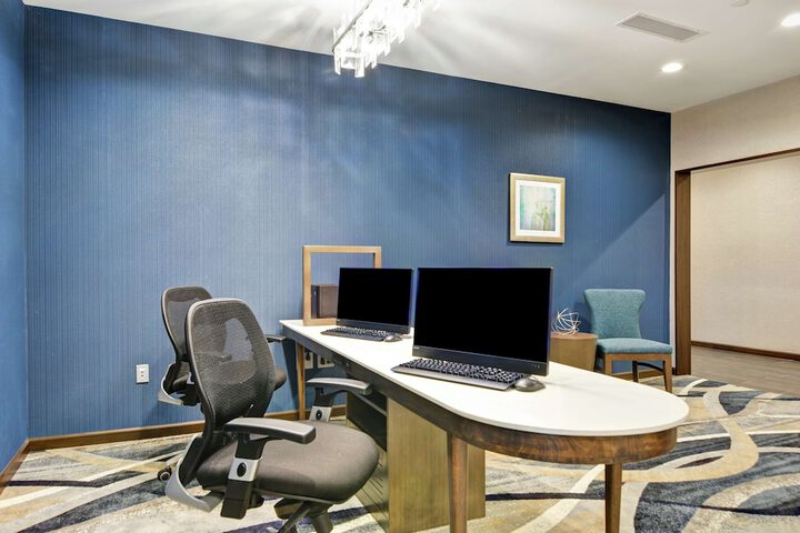 Business Center 48 of 48