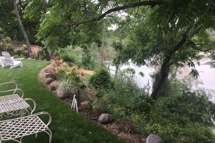 The River Belle Inn