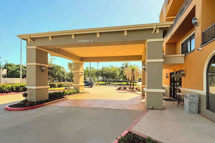 Hotel 3 of 56