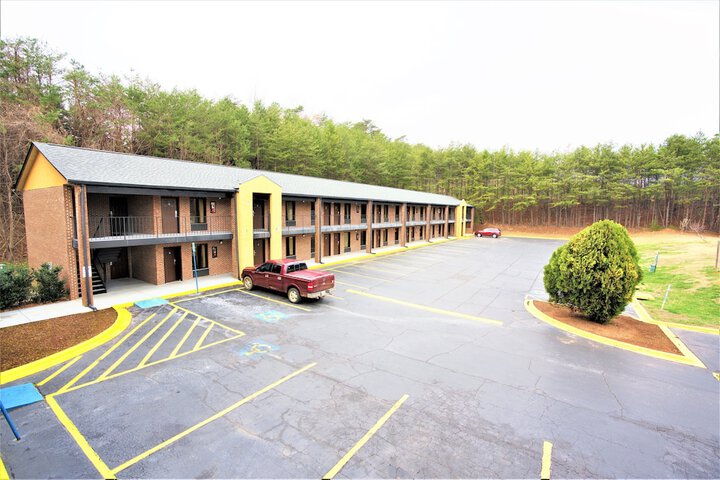 Hotel 7 of 35