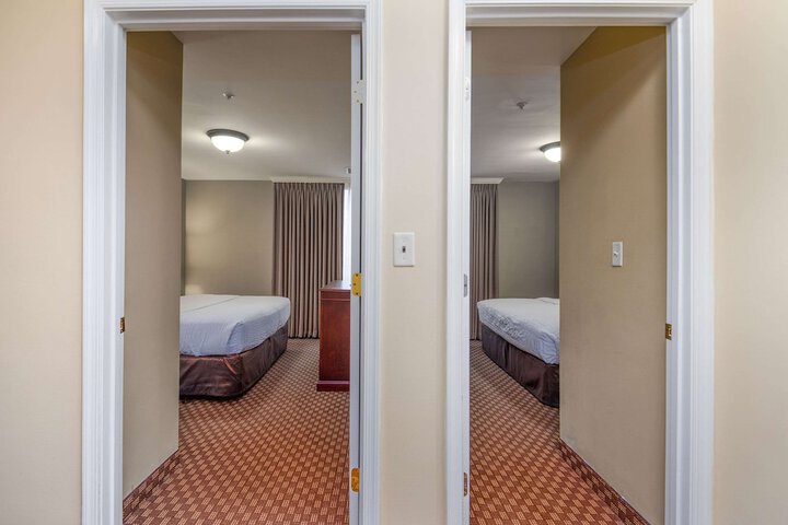 Room 62 of 85