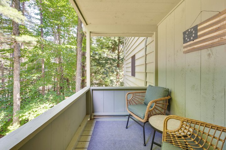 Cozy Bartlett Condo w / Deck & Resort Amenities!