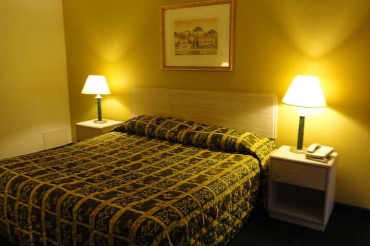 Room 15 of 26