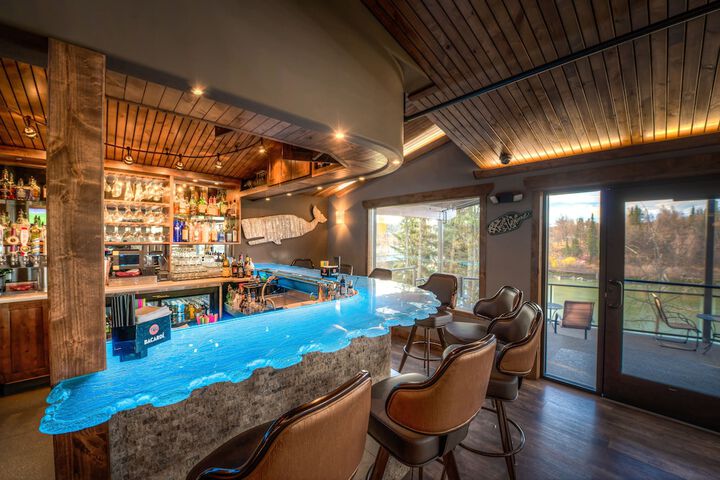 Lounge 18 of 25