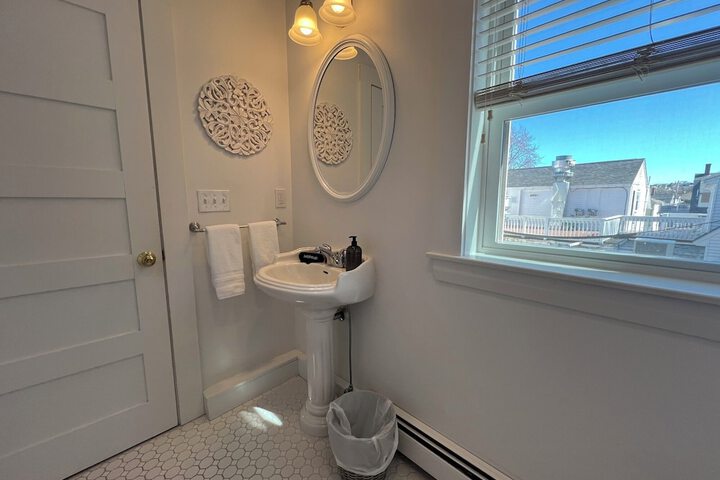 Room 70 of 99